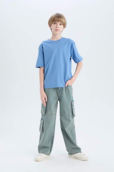 DeFacto Boy's Oversize Wide Fit Crew Neck Basic Plain Short Sleeve T-Shirt