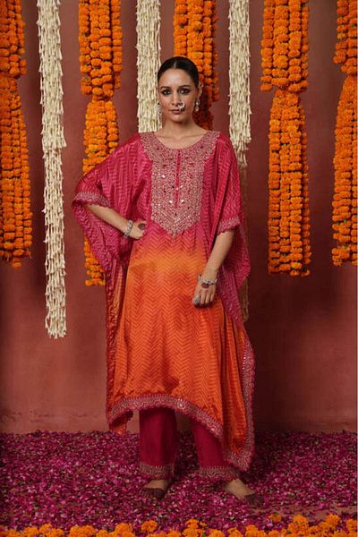 HashtagBe Rani Bandhani Women Kaftan Set