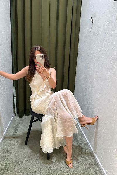 Özge Özgenç Φόρεμα με βολάν με λουράκι
