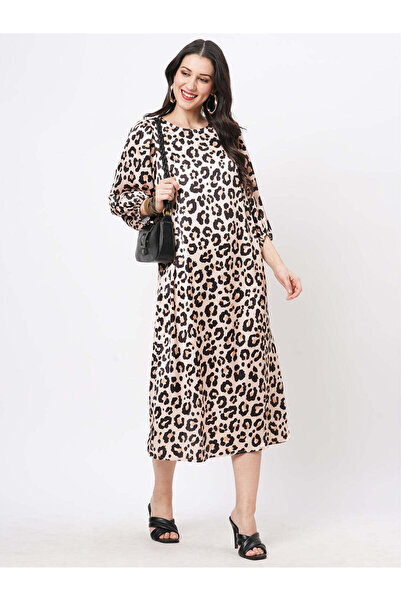 HashtagBe Oversized animal print calf length dress for a date in the evening