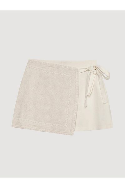 Coral Embroidered Shorts Ecru
