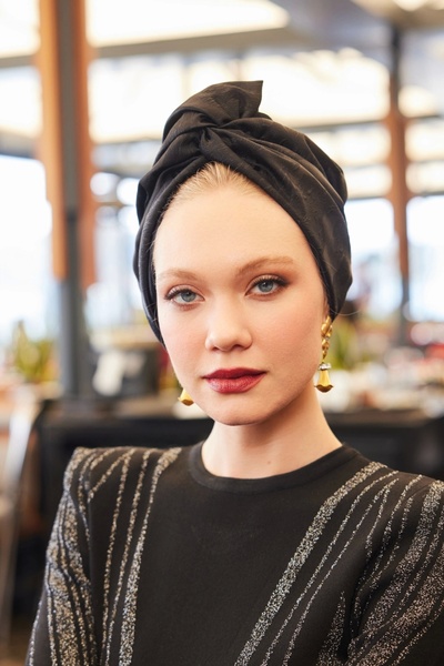 ladrans Jakarlı İpek Siyah Dolgusuz Bone