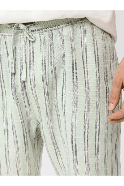 s.Oliver men's shorts made of cotton and linen blend, striped print, Mint green