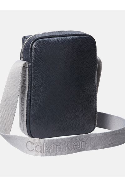 Calvin Klein Men Seaborne/Formal Gray Cargo Reporter Bag