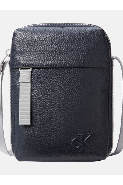 Calvin Klein Men Seaborne/Formal Gray Cargo Reporter Bag