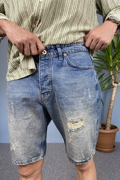 Alışveriş Sokağı Ripped Detailed Stonewashed Denim Shorts