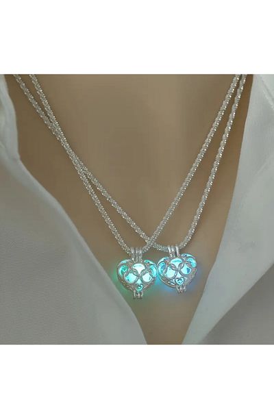 yulina Shining Heart Necklace – Silver Color Sparkling Design That Shines in the Dark