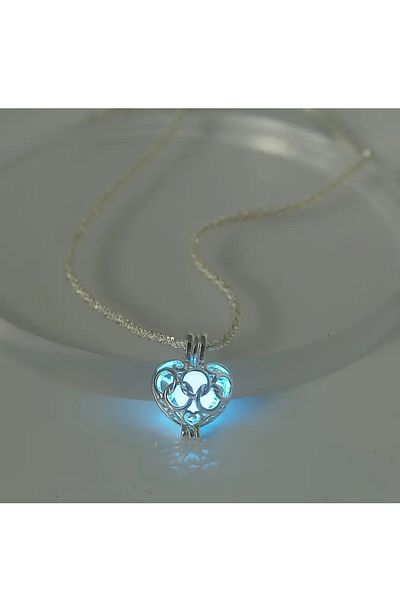 yulina Shining Heart Necklace – Silver Color Sparkling Design That Shines in the Dark