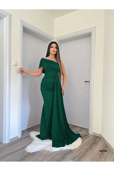 Modafeminen Βραδινό φόρεμα και φόρεμα αποφοίτησης Emerald 582108 από εύκαμπτο ύφασμα με έναν ώμο με λεπτομέρεια σε πλάγια ουρά