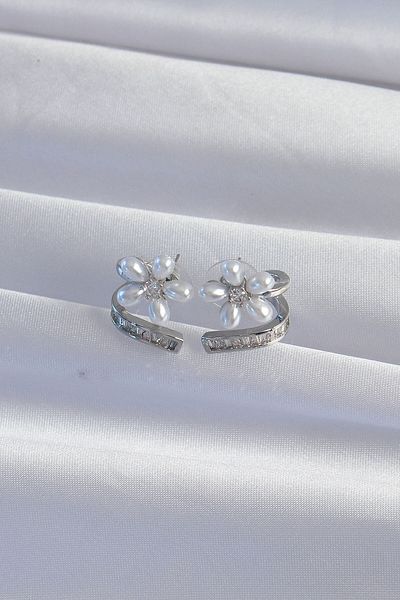 Avantaj Kapıda ®   Brass Silver Color Zircon Stone Curved Pearl Flower Earrings