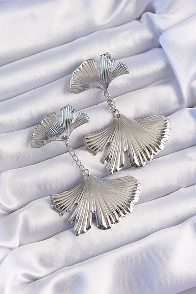 Avantaj Kapıda ®   Brass Silver Color Serrated Leaf Model Dangle Earrings