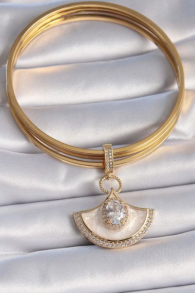 Avantaj Kapıda ®   Brass Gold Color Zircon Stone Detailed White Enamel Ajda Charm