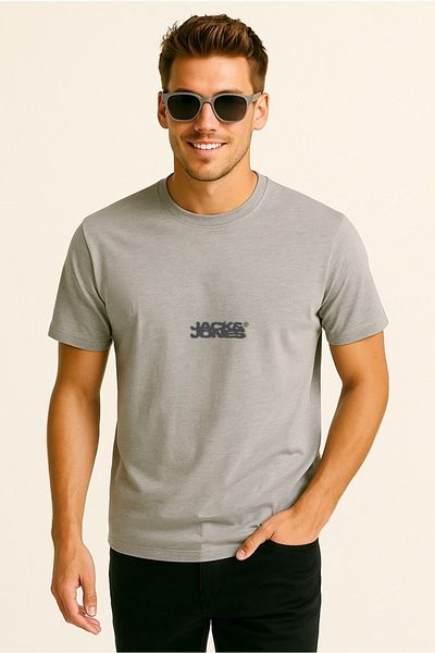 Jack & Jones تي شيرت J&J للرجال مطبوع عليه شعار الصدر باللون الرمادي