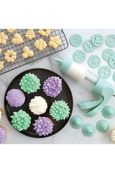 Generic مجموعة NORDICWARE الفاخرة المكونة من 19 قطعة لصنع السبرتز وتزيين الكب كيك باللونين الأزرق والفضي