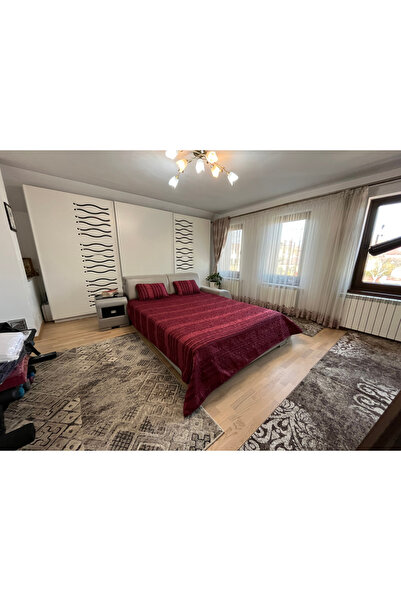 Coneltex Decorative and protective bedspread CreponTex by Coneltex, 220 x 240 cm, double bed, red color