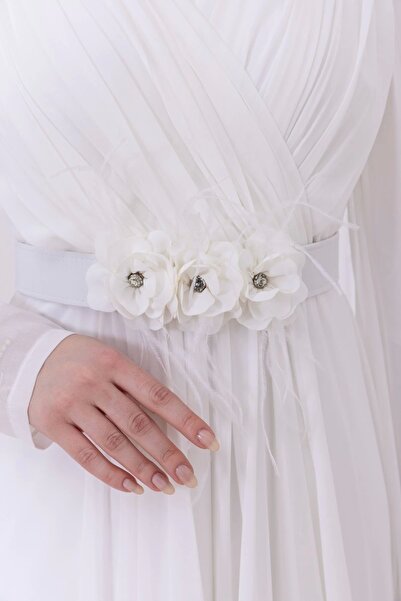 lodmela Kol Pelerinli Yaka İşleme Detaylı Abiye Elbise 2745-Beyaz