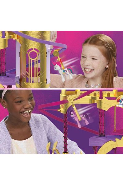 Hasbro Playset My Little Pony, Castle Lights Shimmer Action with 2 figurines