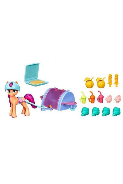 Hasbro My Little Pony, Sunny Starscout, Movie Magic figure with 17 accessories