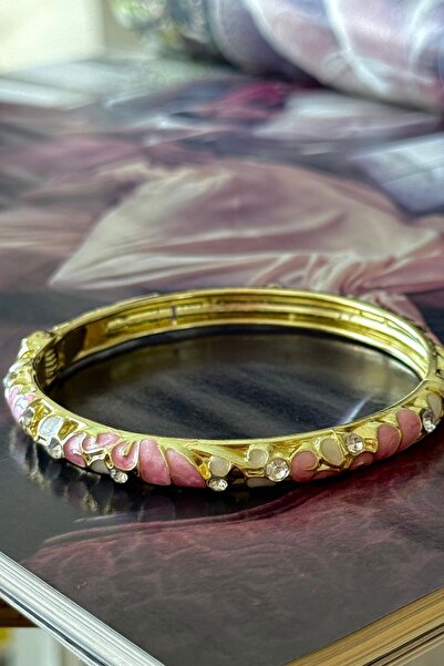 Trendy Butik Steel Enameled Dark Pink Colored Flower Handcuffs