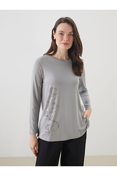 LC Waikiki RMZ GİYİM FARKIYA بلوزة نسائية بياقة روبا مزينة بالزهور