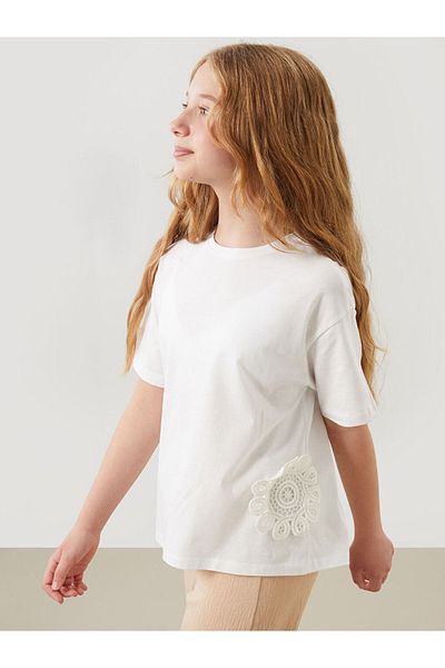 LC Waikiki Ecru Crew Neck Lace Detailed Girl's T-Shirt