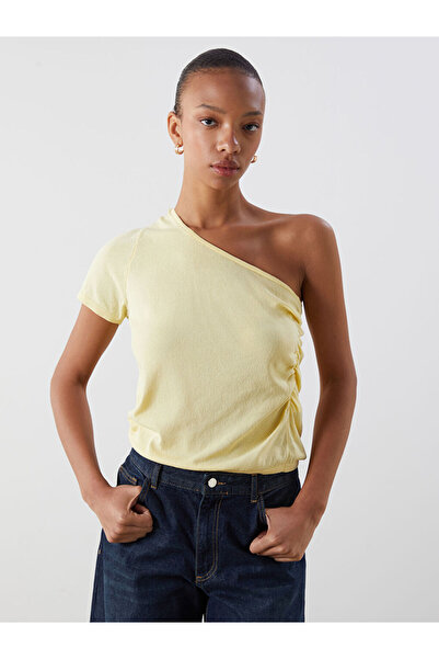 LC Waikiki Rmz Gi̇yi̇m Farkiyla One-Shoulder Gathered Blouse