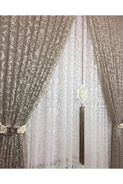 Store Renkli Tülfon perde aksesuarları dahildir.