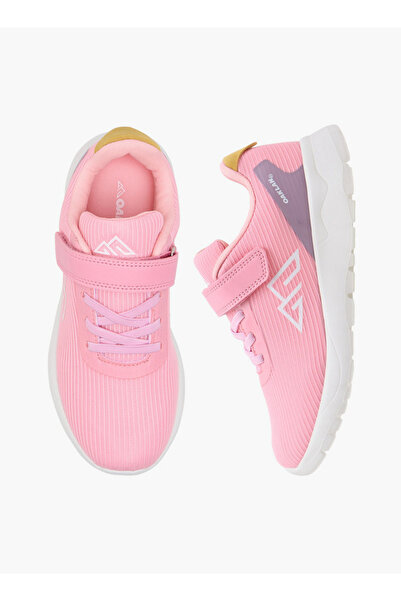 Oaklan by Shoexpress حذاء رياضي مطبوع عليه شعار للبنات مع إغلاق بخطاف وحلقة