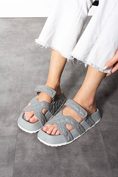 Sivarro Kapitone Farmer Gri Kadın Terlik – Ortopedik, Şık, Kaymaz Taban