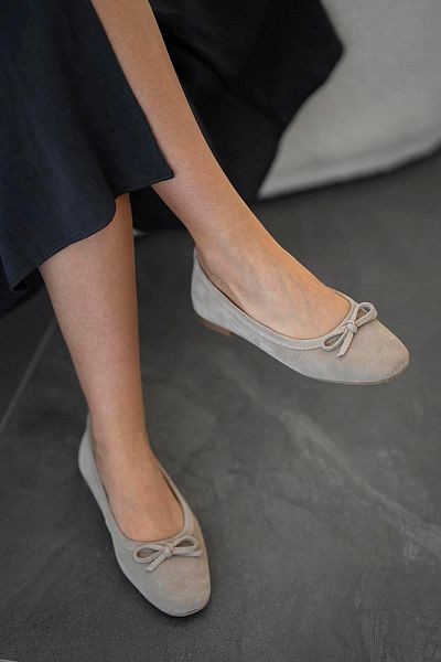 Parponi Sydney Bow Women's Genuine Leather Suede Ballerina Beige