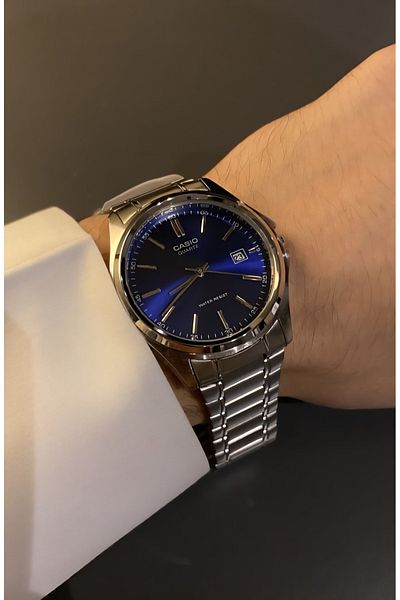 Caslo steel watch