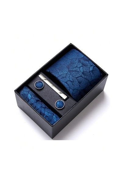 The Casius. Set pentru barbati, include cravata, batista de buzunar, butoni, clema de cravata