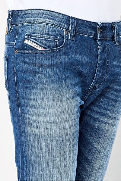 Diesel Men Safado-X Regular Fit Washed Stretchable Jeans, Blue