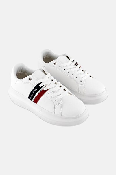 U.S. Polo Assn. حذاء كاجوال نسائي برباط وشعار العلامة التجارية، أبيض