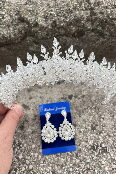 Hobigram Belicia Transparent Crystal Bridal Henna Crown Special Occasion Accessory Women's Crown and Drop Shuttle Earring Set