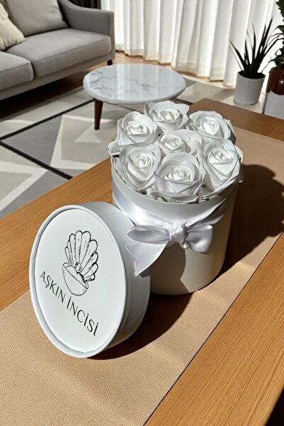 Aşkın İncisi هدية عيد الحب الخاصة صندوق ورود هدية عيد الحب سلة زهور بيضاء هدي...