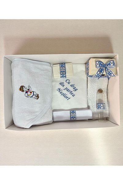 Botez Trusou botez traditional pentru baiat, alb, bumbac, 7 piese cu mesajul "Cu drag din partea nasilor"