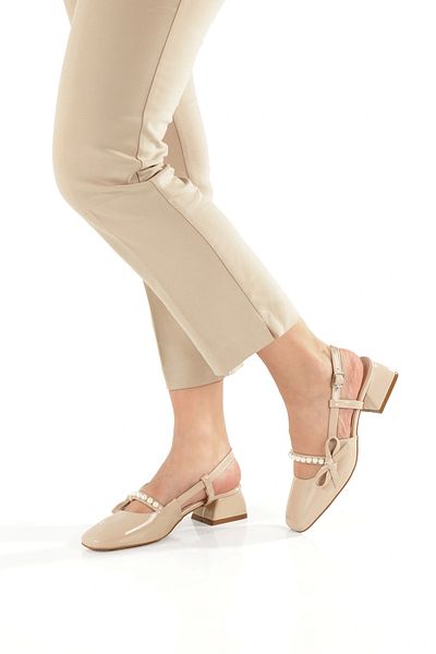 Lio Shoes Pantofi de damă din piele lacuită bej cu toc mic