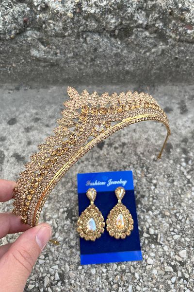 Hobigram Daniela Gold Bridal Henna Crown Special Occasion Accessory Women's Crown and Drop Shuttle Earrings Set