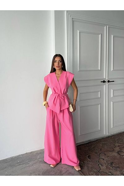 Kashaya Women's Belt Detailed Suit, Provides a Comfortable and Stylish Look