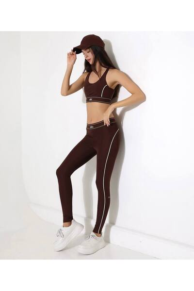 Zeliza Moda Evi مجموعة Al@ Yogo Samles Airlift Series من الجوارب والحمالات.