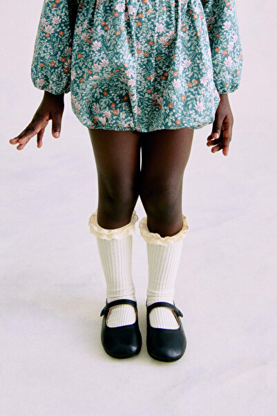 H&M Tığ İşi Fırfırlı Çorap