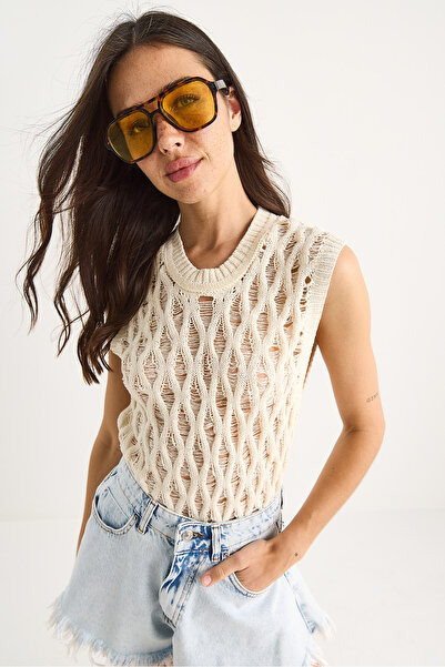 Bianco Lucci Women's Crew Neck Openwork Knitted Blouse 20258002