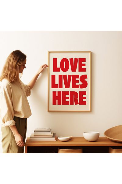 ARTHOUSECOLLECTIVE Love Lives Here – Κόκκινο - Μοντέρνα Τυπογραφία Τοιχογραφία - Αφίσα χωρίς πλαίσιο