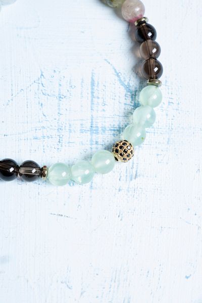 Deniz Doğal Taş Certified Fluorite, Smoky Quartz, Tourmaline, Garnet, Crystal Quartz and Hematite Capricorn Bracelet
