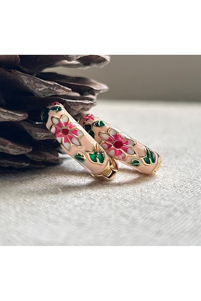 juleeco Salmon Mine Covered Flower Leaf Pattern Gold Earrings (2cm)