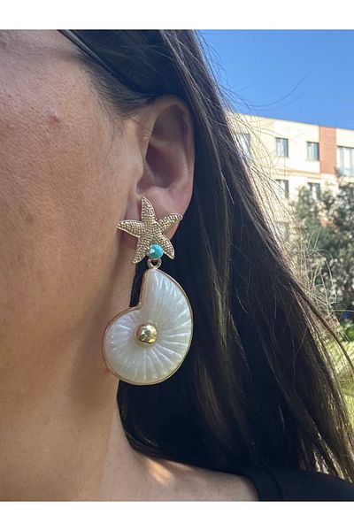 bijuxbymrv Oyster Dangle Star Earrings