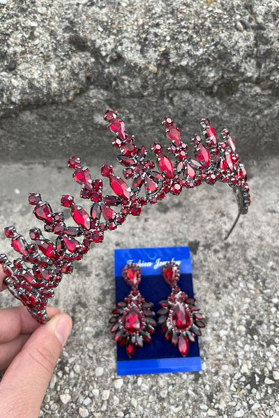 Hobigram Elvira Burgundy Bridal Henna Crown Special Occasion Accessory Women's Crown and Wide Shuttle Earring Set