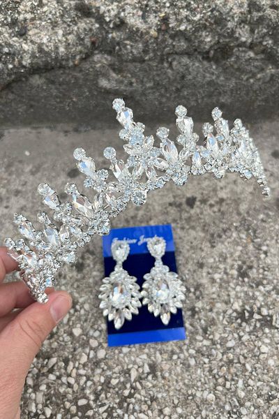 Hobigram Elvira Silver Bridal Henna Crown Special Occasion Accessory Women's Crown and Wide Shuttle Earring Set