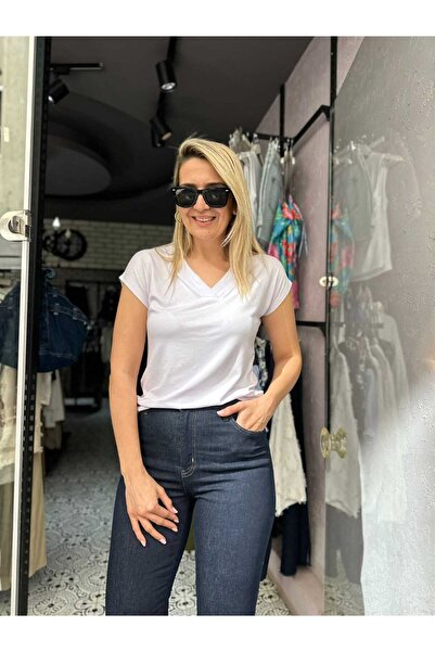 Rouge V-neck basic t-shirt